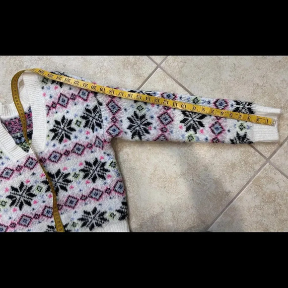 PINK Victoria's Secret Oversize Sweater Snowflake Multicolor Knit Long Sleeve XS - Picture 6 of 14